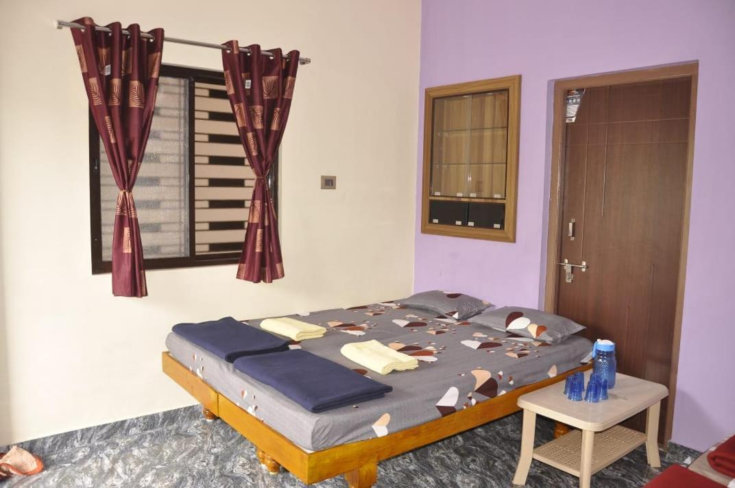 Classic Homestay Hampi Room photo